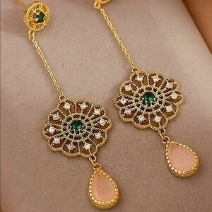 GOLD EMERALD GREEN WATER DROP EARRINGS